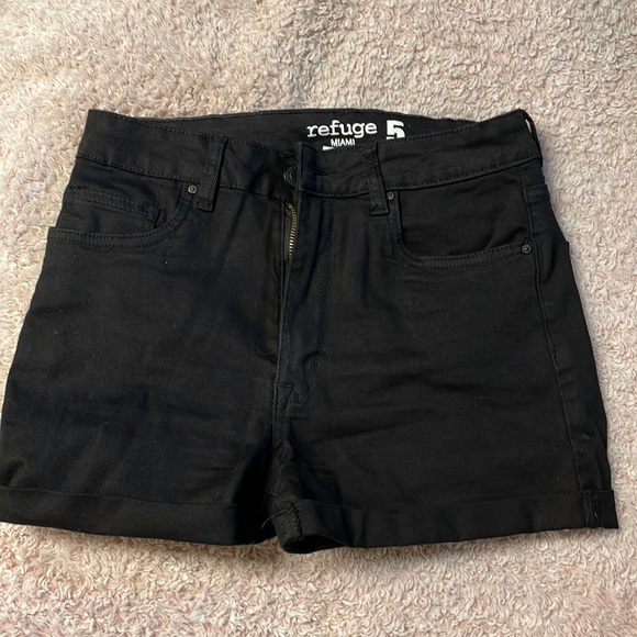 Urban planet size 5, Miami refuge black denim shorts. - Picture 1 of 2